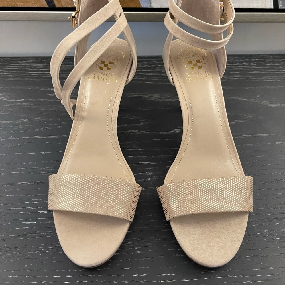 VINCE CAMUTO HEELS